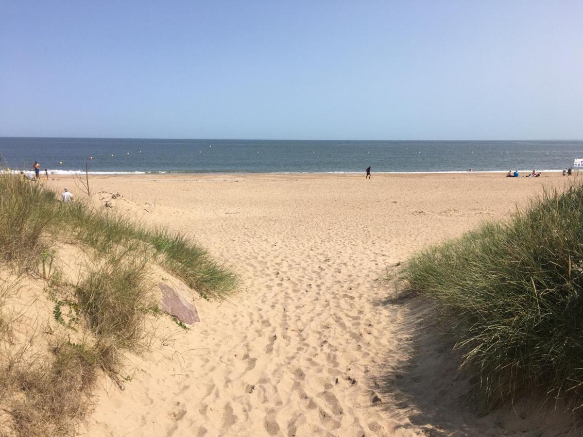Studio Front De Mer Avec Terrasse Et Acces Direct Plage A Merville-Franceville - Fr-1-487-329 Екстериор снимка